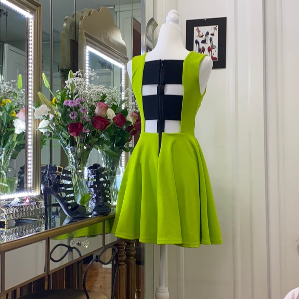 Dress - Picture 8 of 11